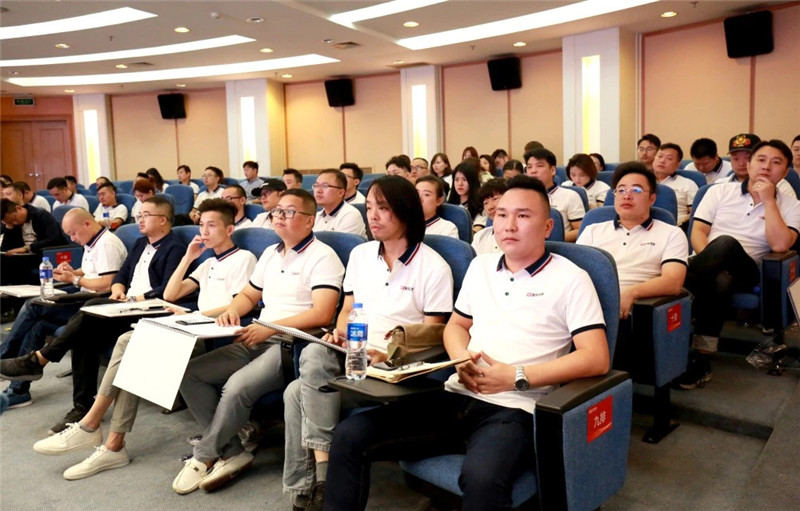 廣東星藝裝飾集團2018年全國設計總監(jiān)特訓在大連舉行 廣東星藝裝飾集團2018年全國設計總監(jiān)特訓在大連舉行