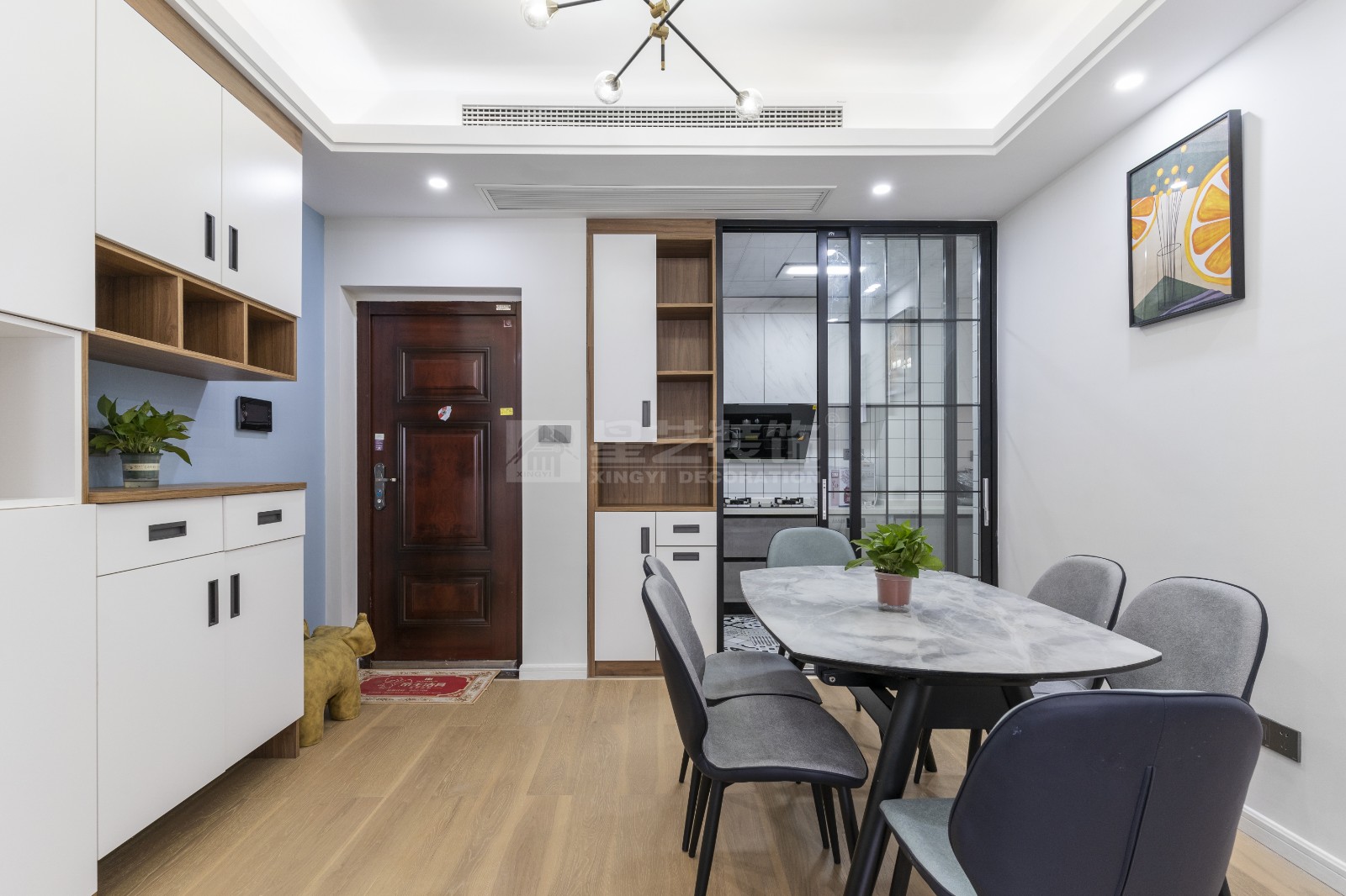 廣源大都會(huì)90平餐廳裝修實(shí)景圖