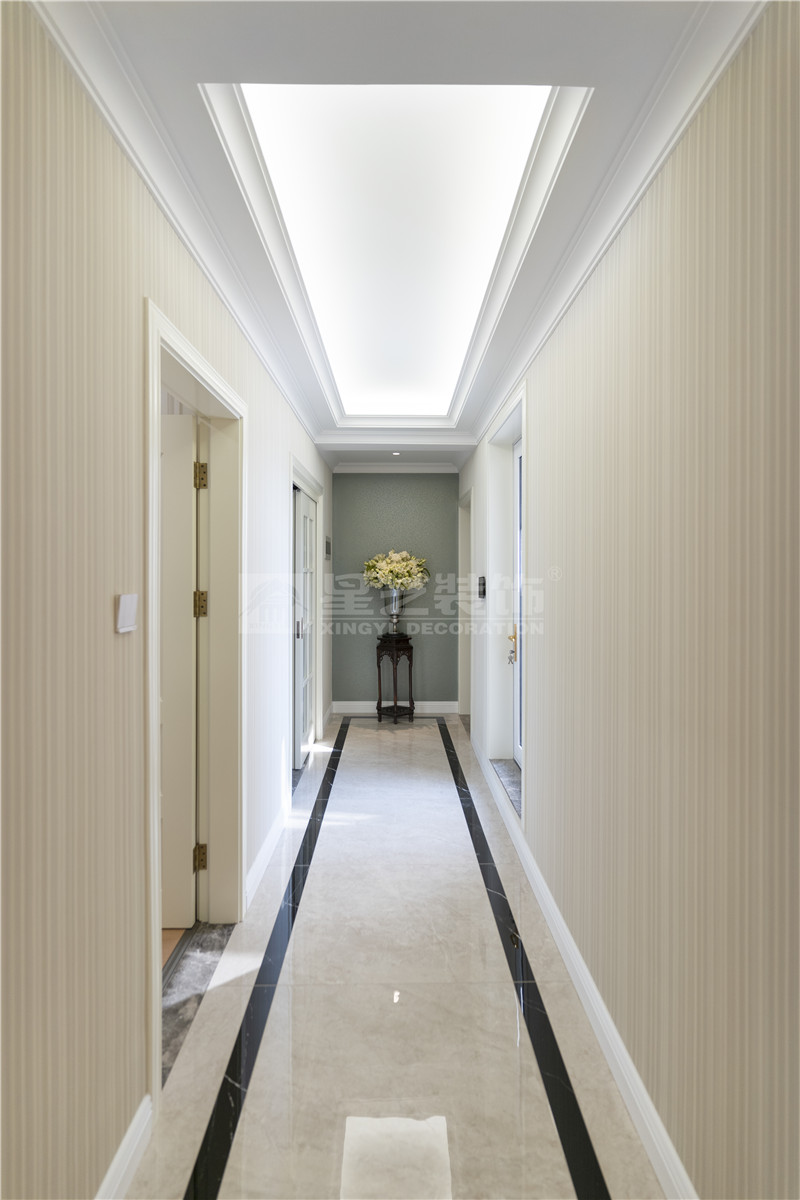 翡翠時(shí)光240平復(fù)式過(guò)道裝修實(shí)景圖