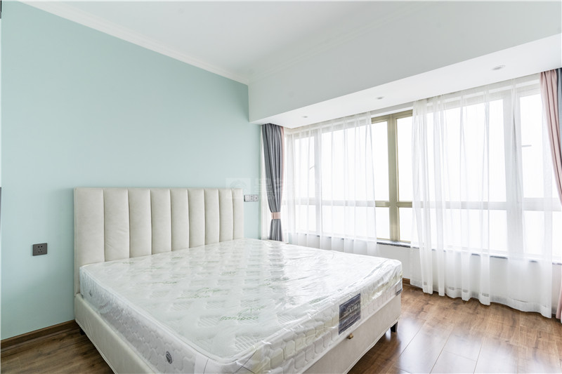 霖峰壹號142平臥室裝修實景圖