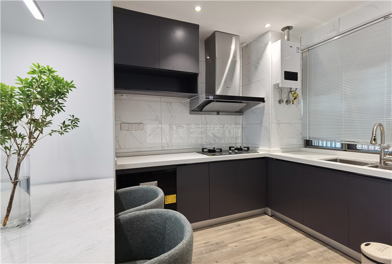 江宇都會明珠60平廚房裝修實(shí)景圖