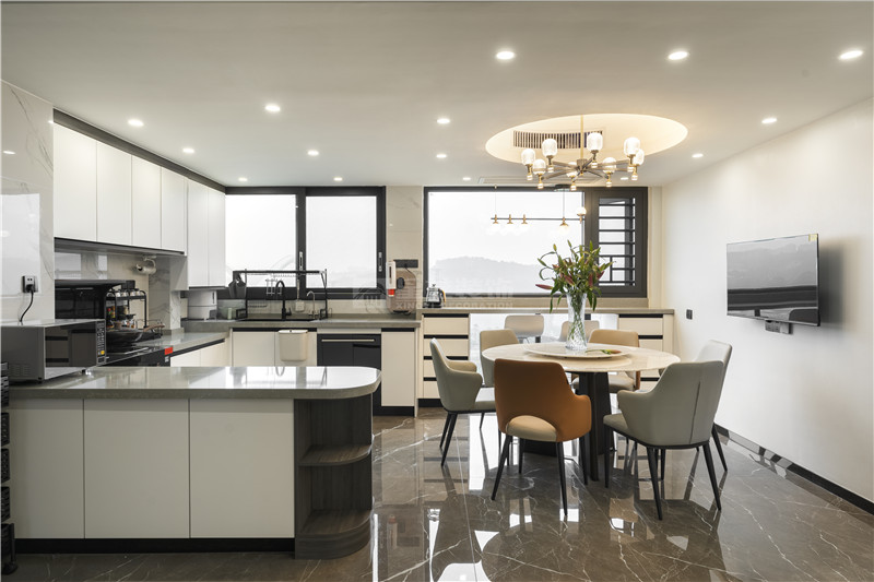 臻澤苑230平廚房，餐廳裝修實景圖