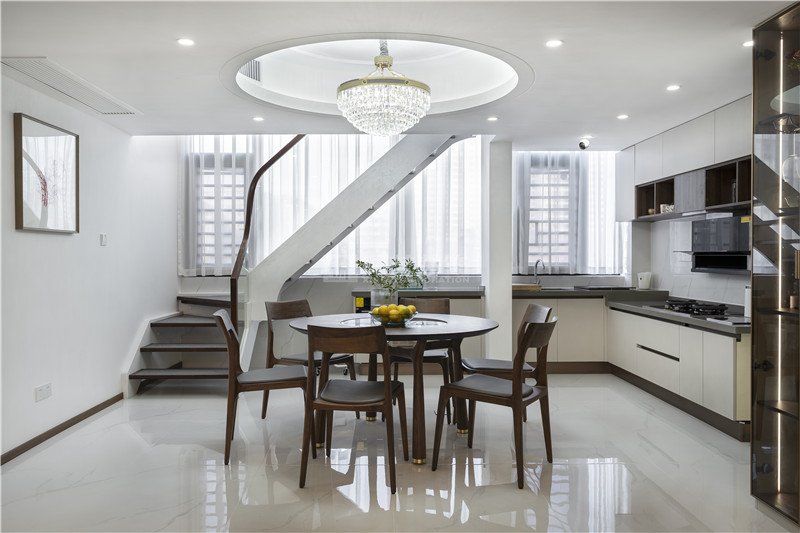 翡翠時光 復式270平樓梯區(qū)裝修實景圖