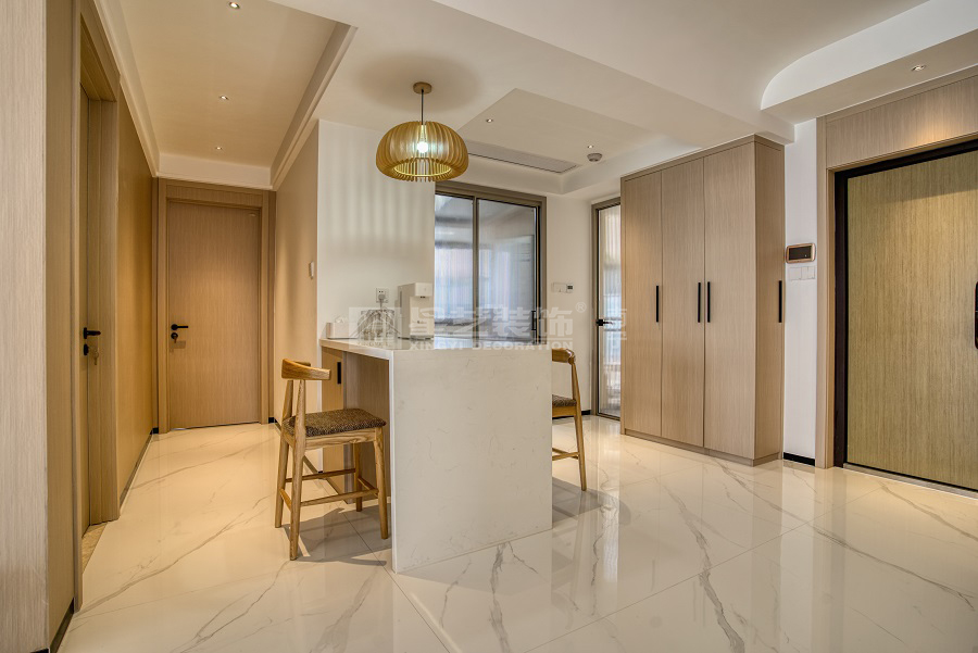 保利冠江墅143平原木風格吧臺裝修實景