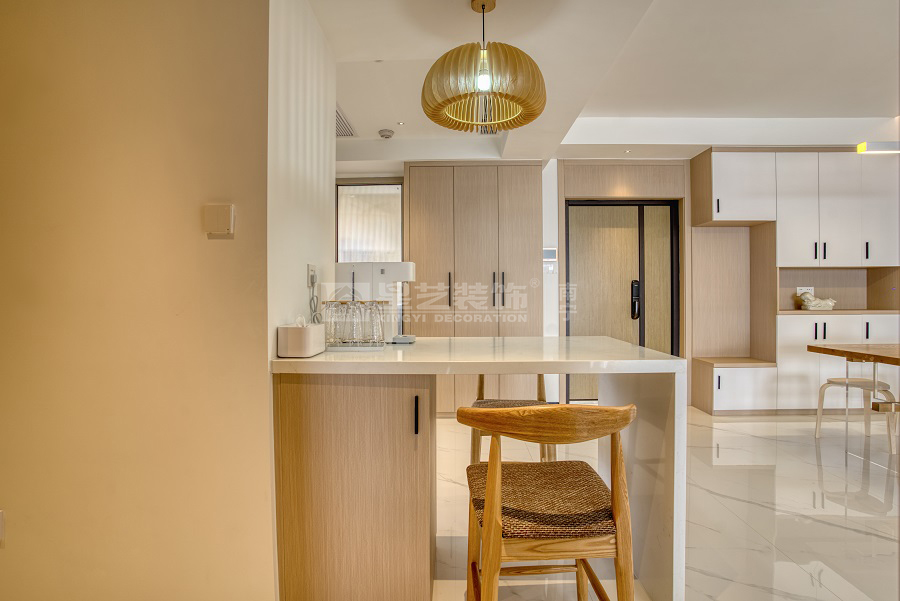 保利冠江墅143平原木風格吧臺裝修實景