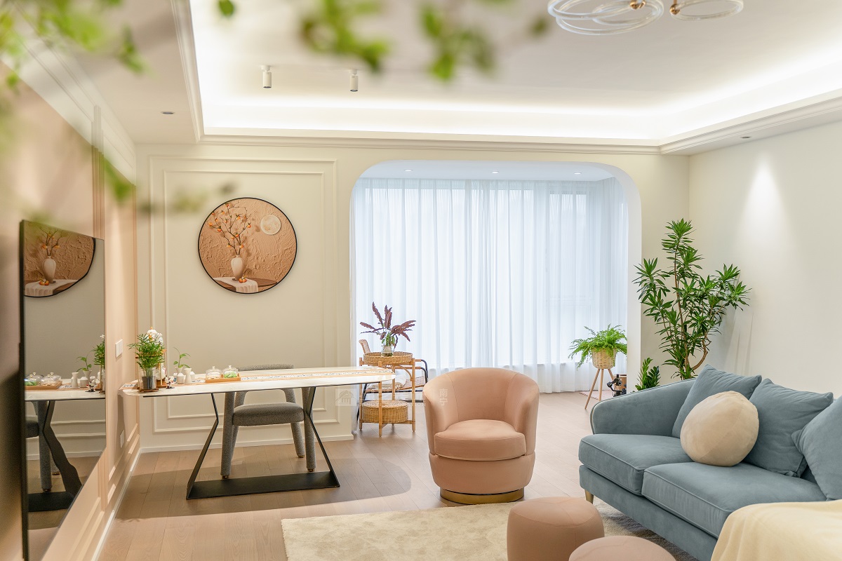 大唐臻觀170平現(xiàn)代混搭客廳實景