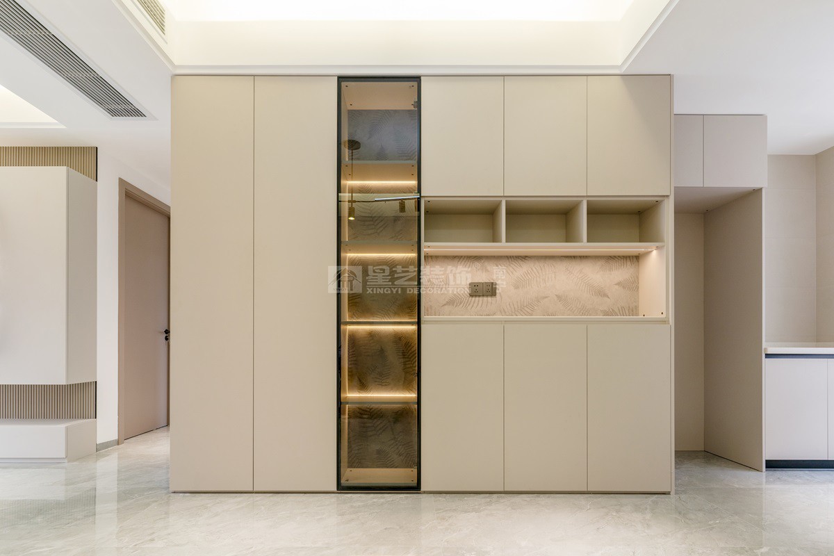 建發(fā)央璽129平現(xiàn)代奶油風餐廳裝修實景