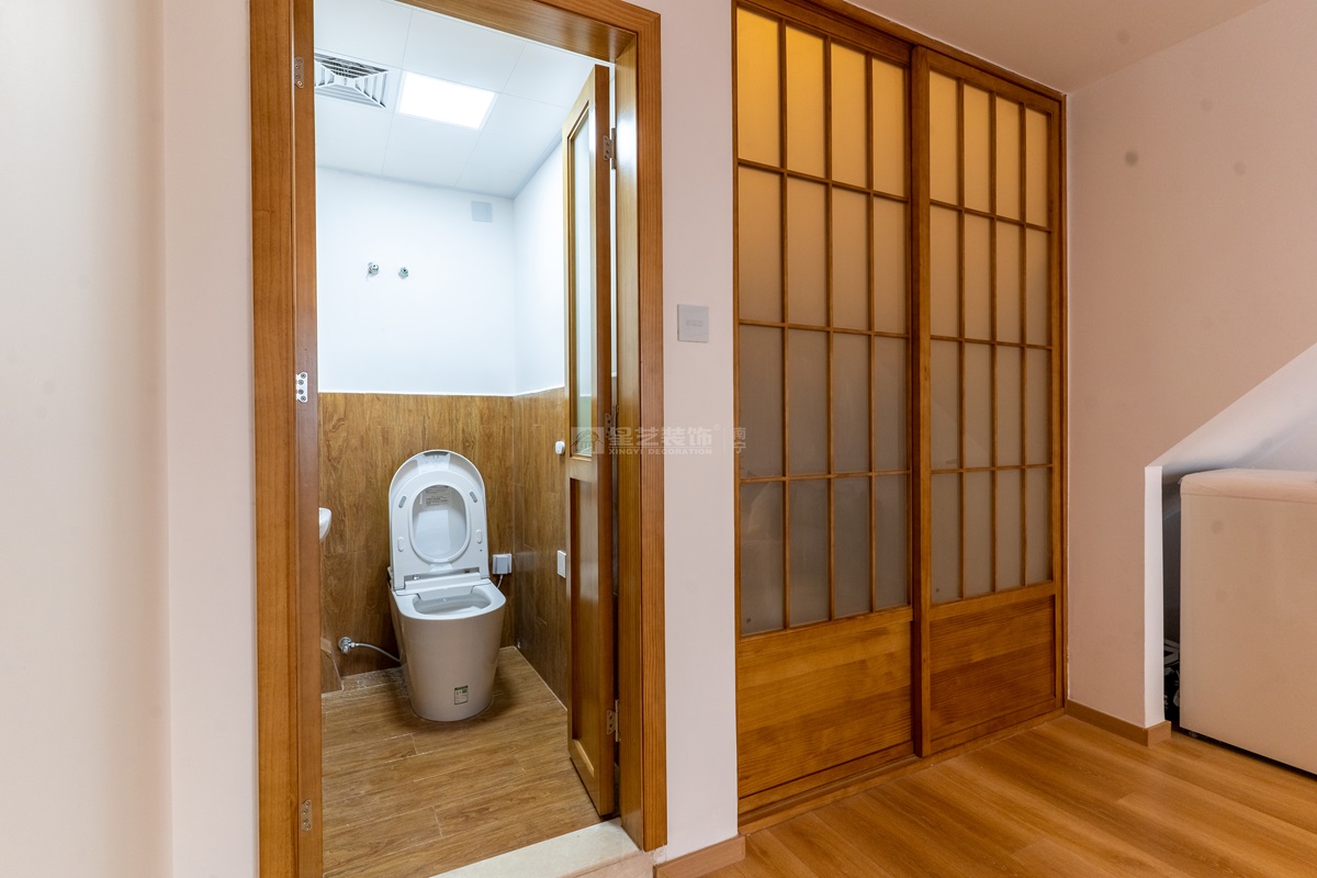 綠地中央廣場40平衛(wèi)生間裝修實(shí)景