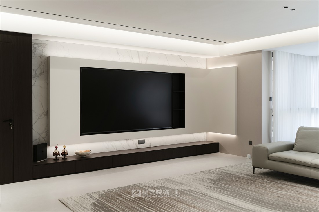 大唐臻觀196平現(xiàn)代簡約客廳裝修完工實景