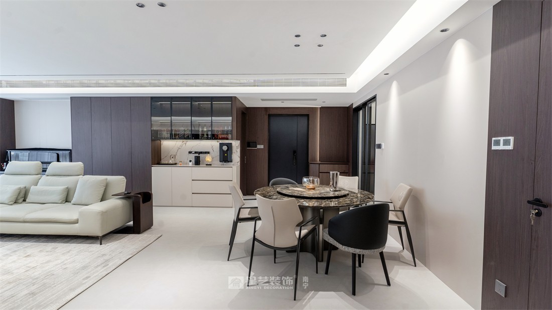 大唐臻觀196平現(xiàn)代簡約客餐廳裝修完工實景