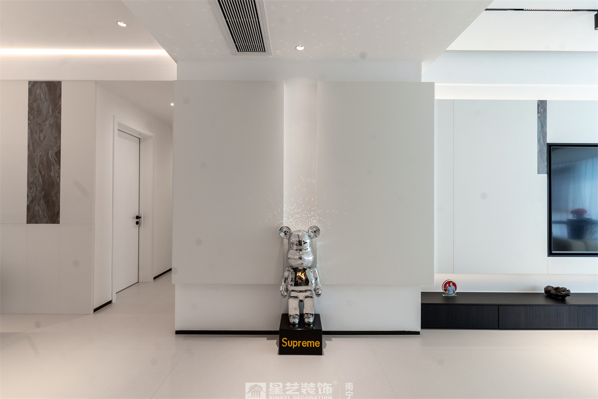 冠江墅169平現(xiàn)代極簡(jiǎn)玄關(guān)完工裝修實(shí)景圖