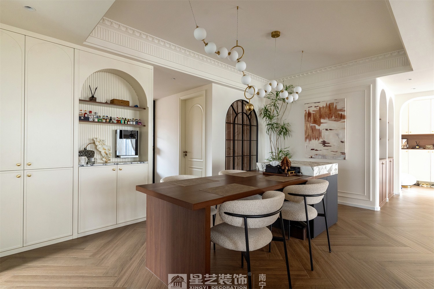 湖畔書院150平法式中古風餐廳裝修完工實景圖