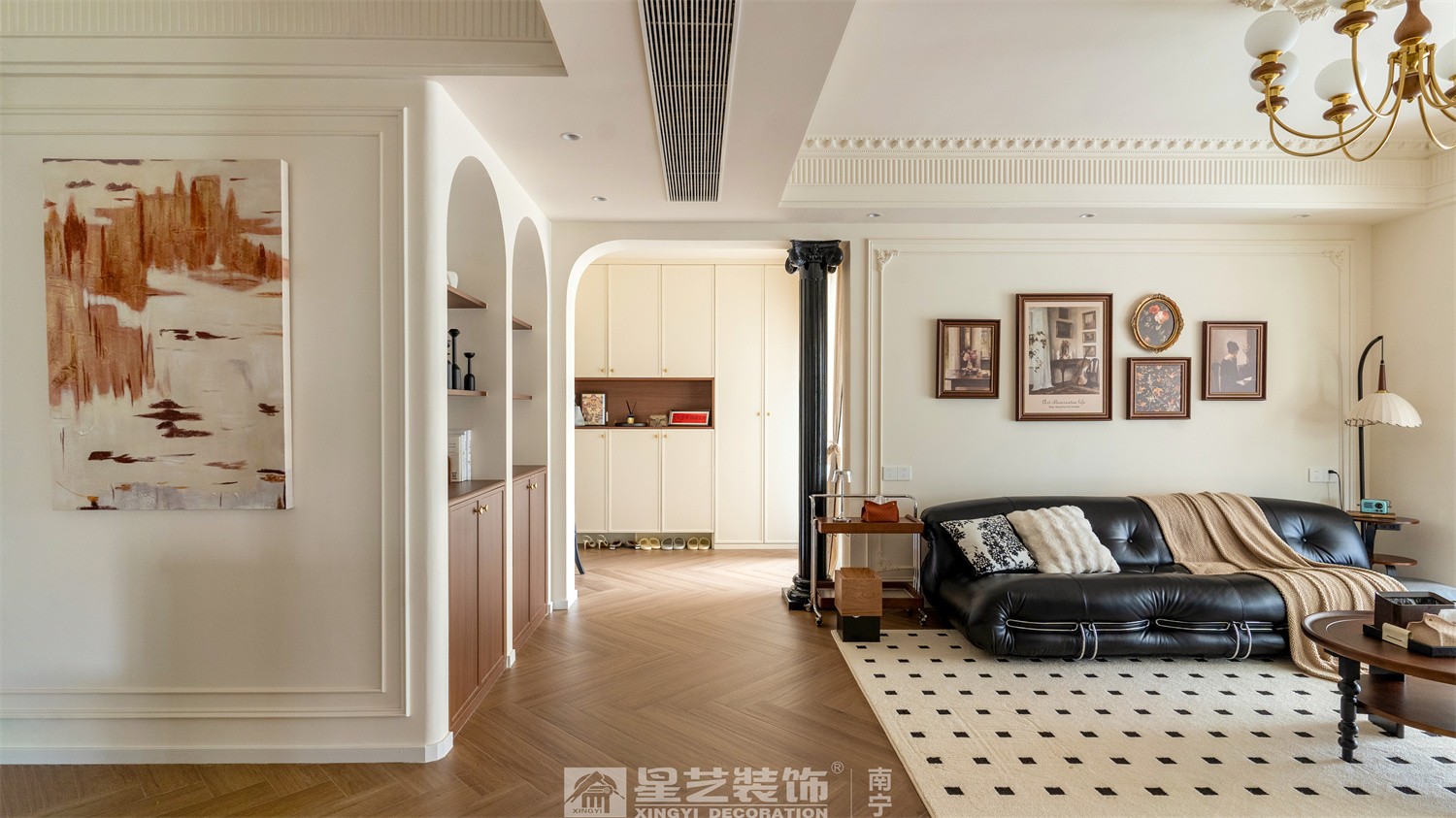 湖畔書院150平法式中古風客廳裝修完工實景圖