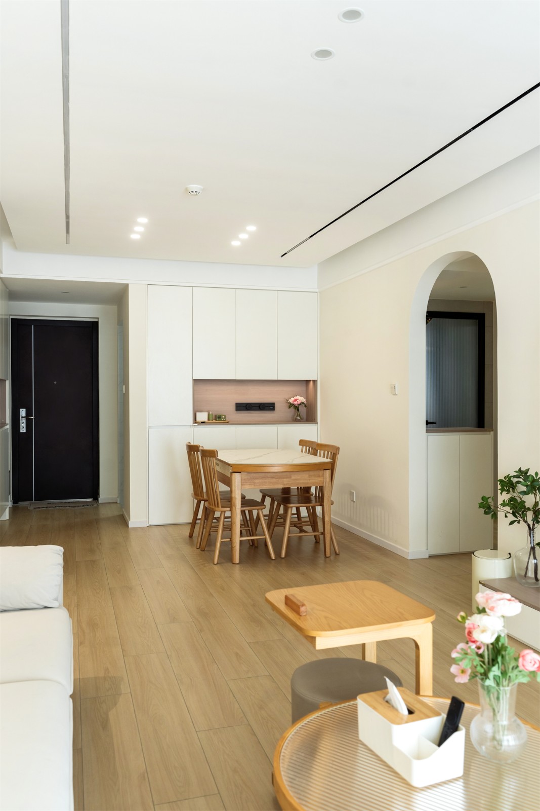 保利領(lǐng)秀廣場75平奶油風(fēng)臥室裝修實景圖